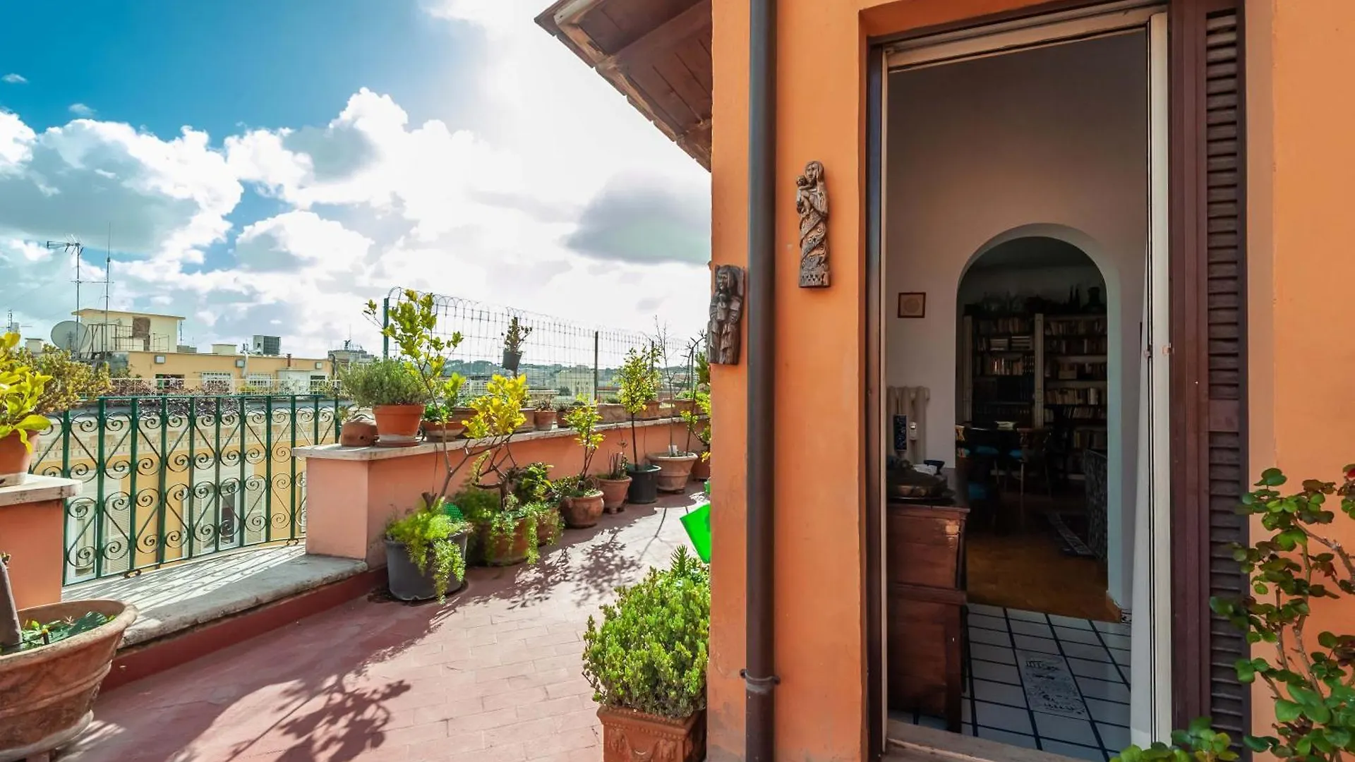 Casa L'Incanto Rome 0*,  Italy